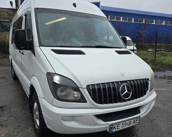 Белый Мерседес Sprinter, объемом двигателя 3 л и пробегом 200 тыс. км за 22500 $, фото 17 на Automoto.ua