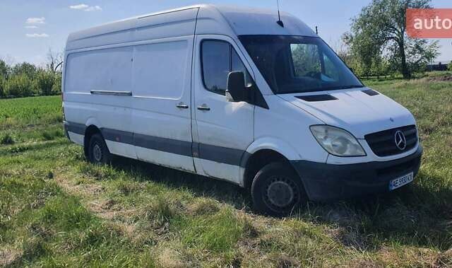 Белый Мерседес Sprinter, объемом двигателя 2.1 л и пробегом 430 тыс. км за 8900 $, фото 7 на Automoto.ua