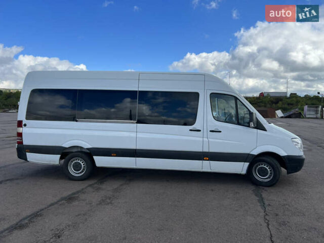 Белый Мерседес Sprinter, объемом двигателя 2.2 л и пробегом 240 тыс. км за 14200 $, фото 18 на Automoto.ua