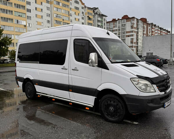 Белый Мерседес Sprinter, объемом двигателя 2.15 л и пробегом 408 тыс. км за 11500 $, фото 1 на Automoto.ua
