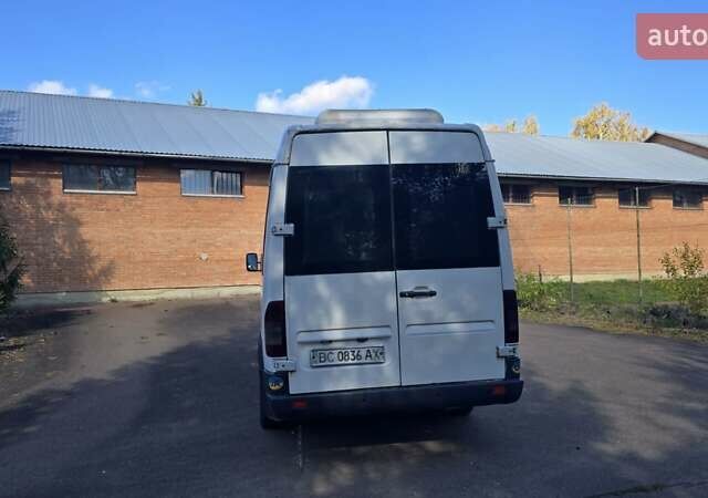 Белый Мерседес Sprinter, объемом двигателя 2.7 л и пробегом 500 тыс. км за 10799 $, фото 11 на Automoto.ua
