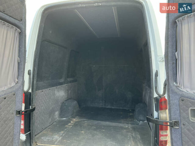 Белый Мерседес Sprinter, объемом двигателя 2.2 л и пробегом 240 тыс. км за 14200 $, фото 13 на Automoto.ua