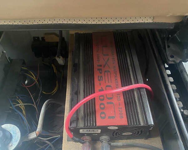 Белый Мерседес Sprinter, объемом двигателя 2.1 л и пробегом 148 тыс. км за 15000 $, фото 17 на Automoto.ua