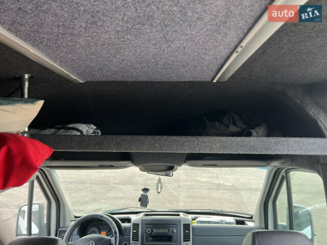 Белый Мерседес Sprinter, объемом двигателя 2.2 л и пробегом 240 тыс. км за 14200 $, фото 1 на Automoto.ua