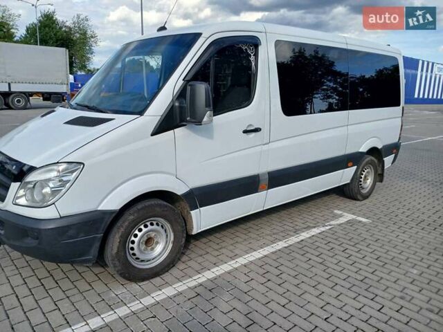 Белый Мерседес Sprinter, объемом двигателя 2.15 л и пробегом 340 тыс. км за 12300 $, фото 2 на Automoto.ua