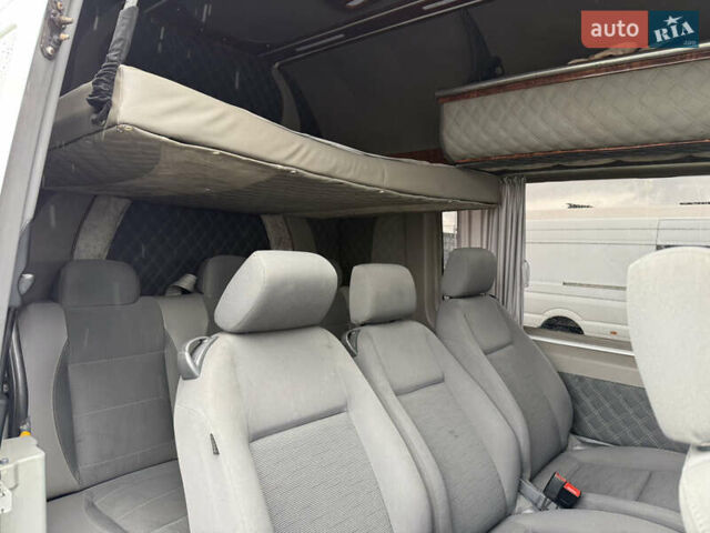 Белый Мерседес Sprinter, объемом двигателя 3 л и пробегом 700 тыс. км за 20488 $, фото 21 на Automoto.ua