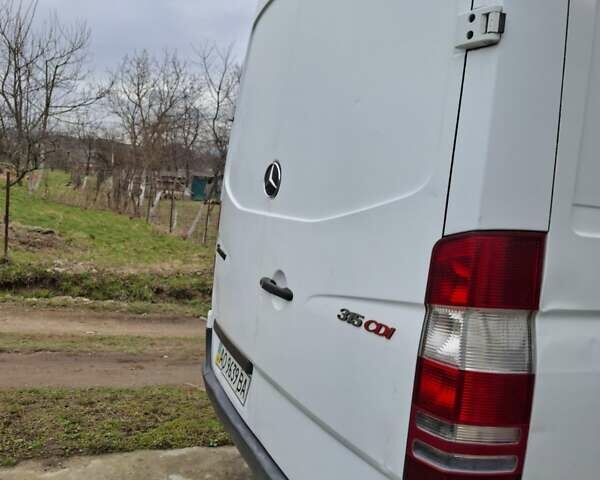 Белый Мерседес Sprinter, объемом двигателя 2.2 л и пробегом 289 тыс. км за 10500 $, фото 3 на Automoto.ua