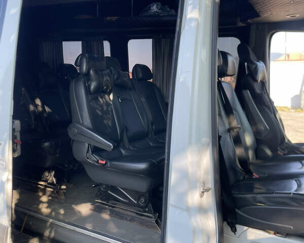 Белый Мерседес Sprinter, объемом двигателя 2.99 л и пробегом 575 тыс. км за 14600 $, фото 4 на Automoto.ua