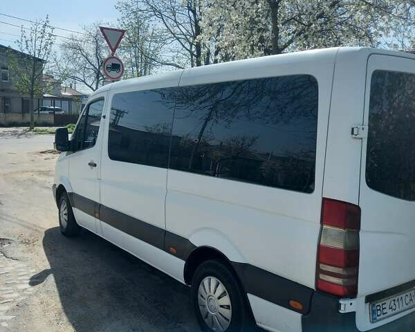 Белый Мерседес Sprinter, объемом двигателя 2.2 л и пробегом 590 тыс. км за 11500 $, фото 6 на Automoto.ua