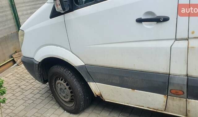 Белый Мерседес Sprinter, объемом двигателя 2.1 л и пробегом 430 тыс. км за 8900 $, фото 1 на Automoto.ua
