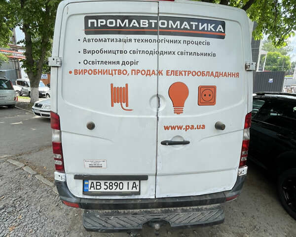 Белый Мерседес Sprinter, объемом двигателя 2.15 л и пробегом 555 тыс. км за 7800 $, фото 3 на Automoto.ua