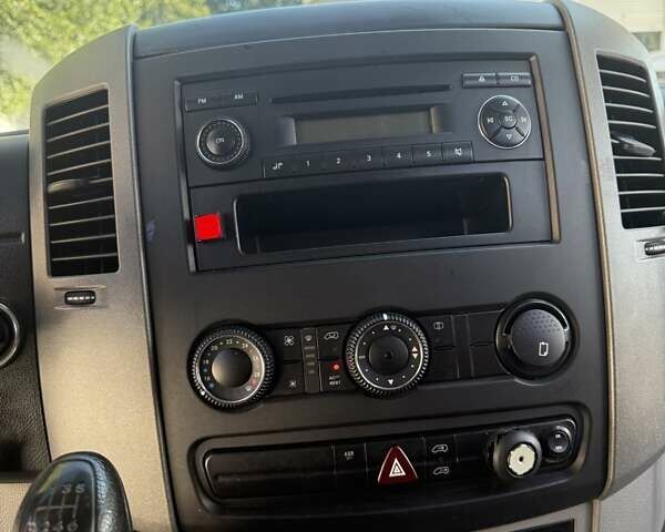 Білий Мерседес Sprinter, об'ємом двигуна 2.15 л та пробігом 270 тис. км за 13800 $, фото 10 на Automoto.ua