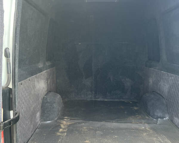 Белый Мерседес Sprinter, объемом двигателя 2.2 л и пробегом 240 тыс. км за 14200 $, фото 4 на Automoto.ua