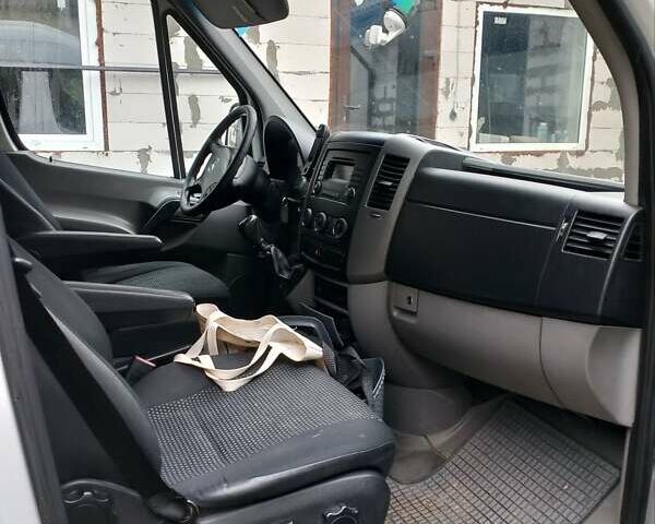 Белый Мерседес Sprinter, объемом двигателя 2.15 л и пробегом 281 тыс. км за 7000 $, фото 3 на Automoto.ua