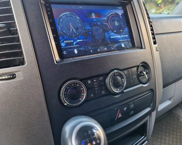 Белый Мерседес Sprinter, объемом двигателя 2.7 л и пробегом 950 тыс. км за 16399 $, фото 16 на Automoto.ua