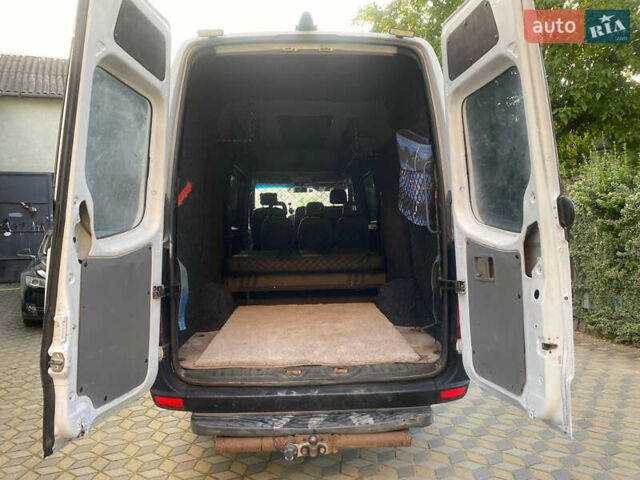 Белый Мерседес Sprinter, объемом двигателя 2.15 л и пробегом 357 тыс. км за 11500 $, фото 21 на Automoto.ua