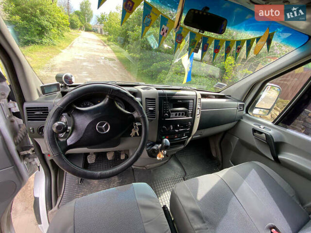 Белый Мерседес Sprinter, объемом двигателя 2.1 л и пробегом 500 тыс. км за 11800 $, фото 19 на Automoto.ua