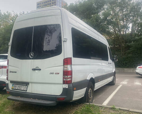 Белый Мерседес Sprinter, объемом двигателя 2.1 л и пробегом 148 тыс. км за 15000 $, фото 3 на Automoto.ua