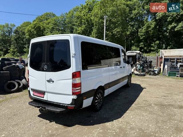 Белый Мерседес Sprinter, объемом двигателя 2.2 л и пробегом 240 тыс. км за 15000 $, фото 6 на Automoto.ua
