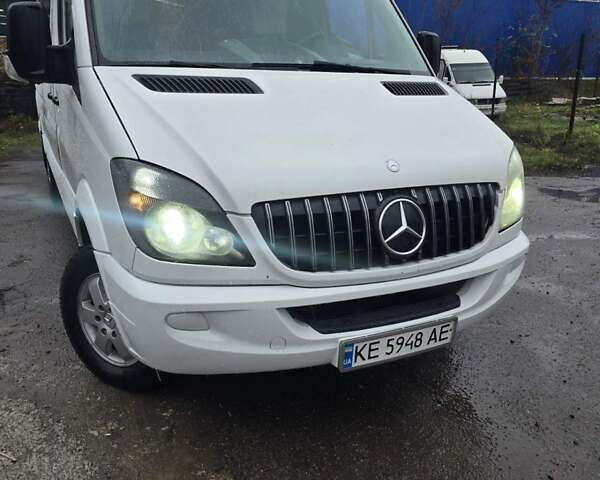 Белый Мерседес Sprinter, объемом двигателя 3 л и пробегом 200 тыс. км за 22500 $, фото 2 на Automoto.ua
