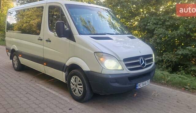 Белый Мерседес Sprinter, объемом двигателя 2.1 л и пробегом 600 тыс. км за 9450 $, фото 19 на Automoto.ua