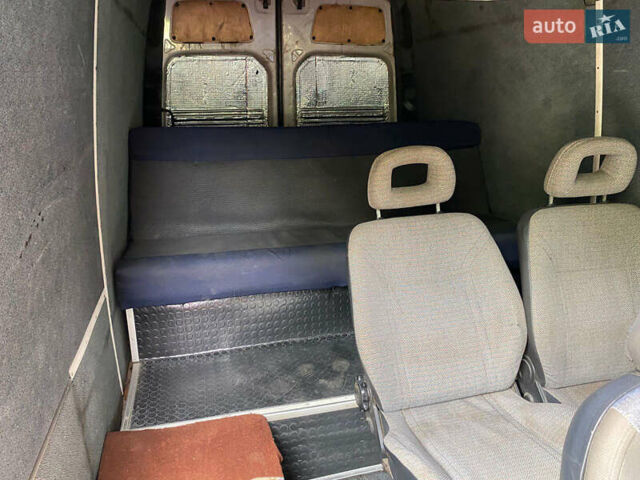 Белый Мерседес Sprinter, объемом двигателя 2.1 л и пробегом 500 тыс. км за 11800 $, фото 7 на Automoto.ua