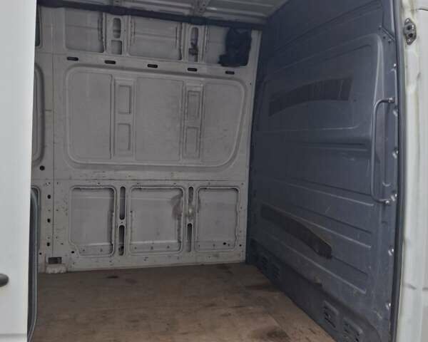 Белый Мерседес Sprinter, объемом двигателя 2.2 л и пробегом 289 тыс. км за 10500 $, фото 9 на Automoto.ua