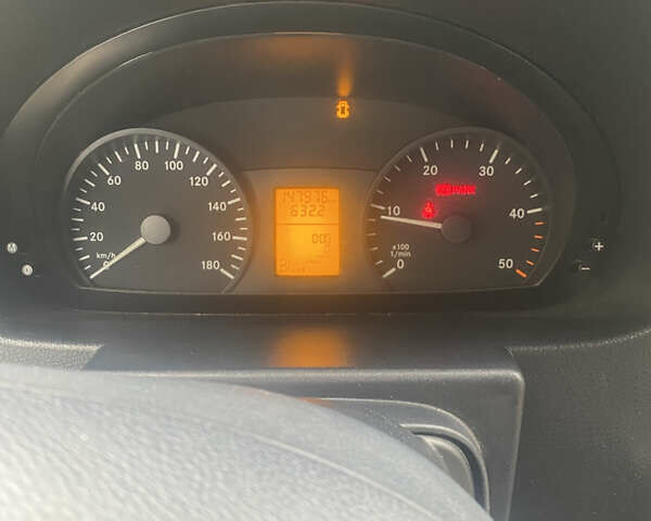 Белый Мерседес Sprinter, объемом двигателя 2.1 л и пробегом 148 тыс. км за 15000 $, фото 5 на Automoto.ua