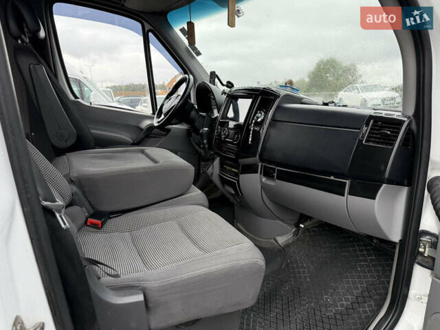 Белый Мерседес Sprinter, объемом двигателя 3 л и пробегом 700 тыс. км за 20488 $, фото 18 на Automoto.ua