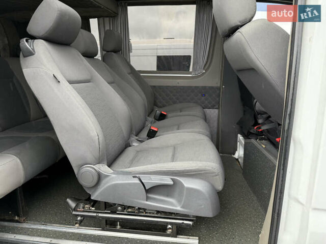 Белый Мерседес Sprinter, объемом двигателя 3 л и пробегом 700 тыс. км за 20488 $, фото 19 на Automoto.ua