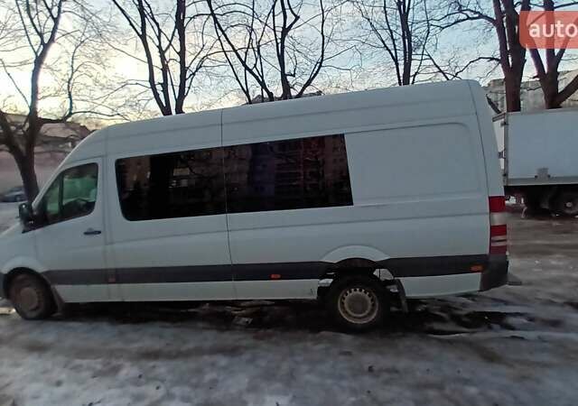 Белый Мерседес Sprinter, объемом двигателя 2.2 л и пробегом 300 тыс. км за 9000 $, фото 36 на Automoto.ua