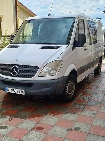 Белый Мерседес Sprinter, объемом двигателя 2.1 л и пробегом 417 тыс. км за 9300 $, фото 1 на Automoto.ua