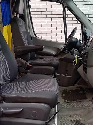Белый Мерседес Sprinter, объемом двигателя 2.1 л и пробегом 417 тыс. км за 9300 $, фото 16 на Automoto.ua