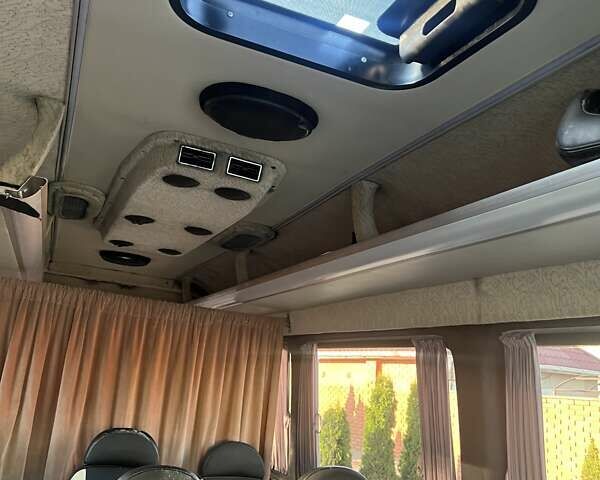 Белый Мерседес Sprinter, объемом двигателя 2.99 л и пробегом 530 тыс. км за 15300 $, фото 7 на Automoto.ua