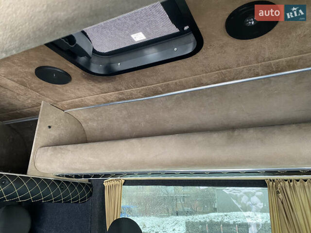 Белый Мерседес Sprinter, объемом двигателя 2.99 л и пробегом 389 тыс. км за 17999 $, фото 11 на Automoto.ua