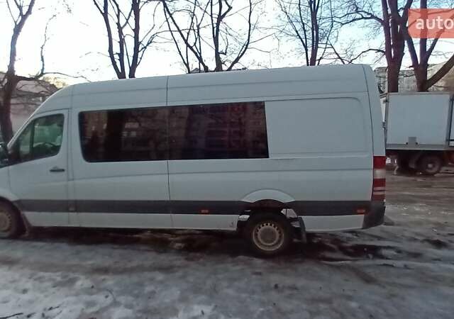 Белый Мерседес Sprinter, объемом двигателя 2.2 л и пробегом 300 тыс. км за 9000 $, фото 34 на Automoto.ua