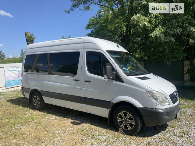 Белый Мерседес Sprinter, объемом двигателя 2.2 л и пробегом 357 тыс. км за 15500 $, фото 2 на Automoto.ua