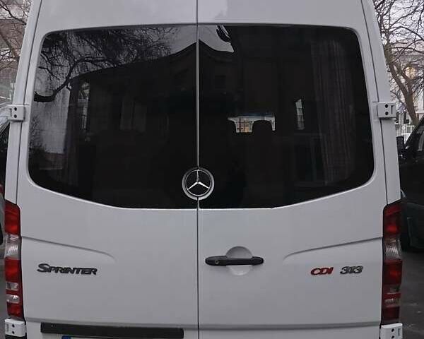 Белый Мерседес Sprinter, объемом двигателя 2.15 л и пробегом 350 тыс. км за 11500 $, фото 6 на Automoto.ua