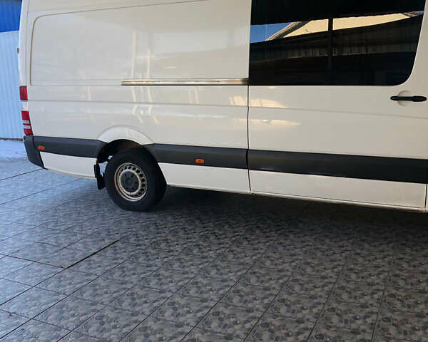 Белый Мерседес Sprinter, объемом двигателя 2.1 л и пробегом 500 тыс. км за 15000 $, фото 12 на Automoto.ua