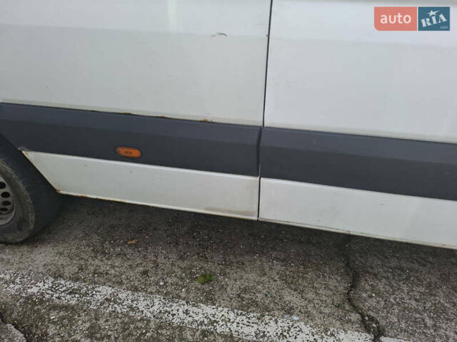 Білий Мерседес Sprinter, об'ємом двигуна 3 л та пробігом 500 тис. км за 10600 $, фото 3 на Automoto.ua
