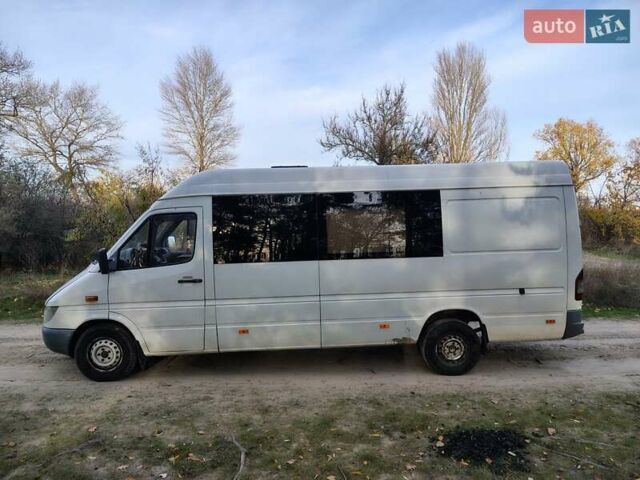 Белый Мерседес Sprinter, объемом двигателя 2.2 л и пробегом 460 тыс. км за 14000 $, фото 6 на Automoto.ua