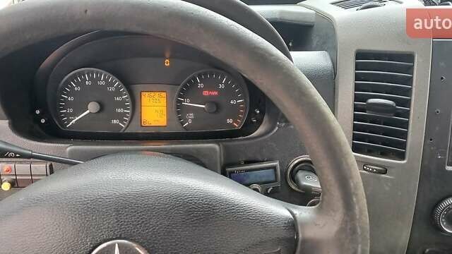 Белый Мерседес Sprinter, объемом двигателя 2.1 л и пробегом 417 тыс. км за 9300 $, фото 17 на Automoto.ua