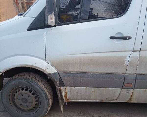 Белый Мерседес Sprinter, объемом двигателя 3 л и пробегом 420 тыс. км за 12000 $, фото 1 на Automoto.ua
