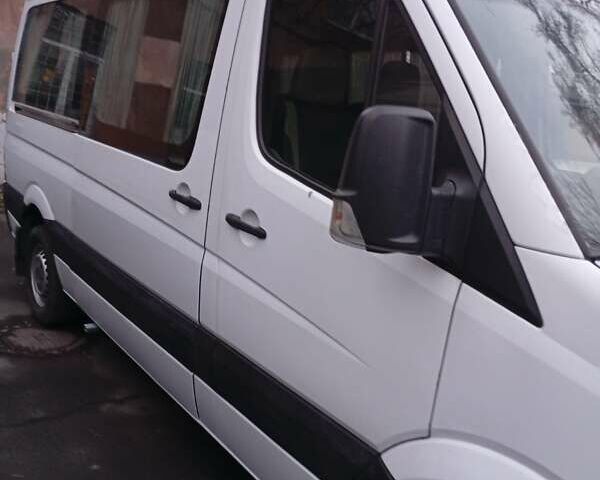 Белый Мерседес Sprinter, объемом двигателя 2.15 л и пробегом 350 тыс. км за 11500 $, фото 4 на Automoto.ua