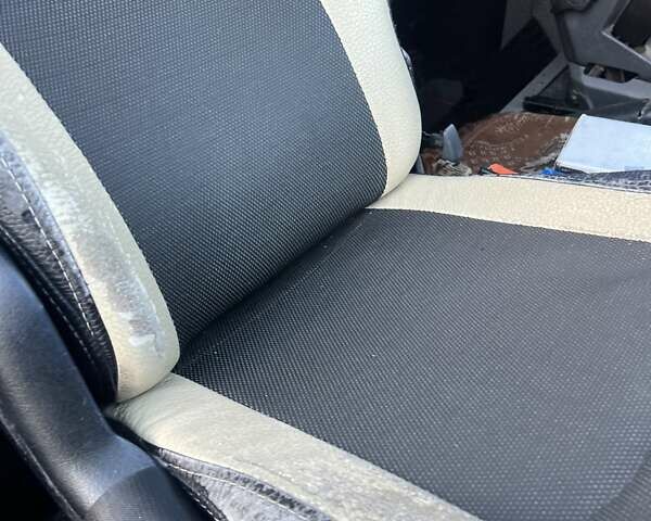 Белый Мерседес Sprinter, объемом двигателя 2.99 л и пробегом 530 тыс. км за 15300 $, фото 10 на Automoto.ua