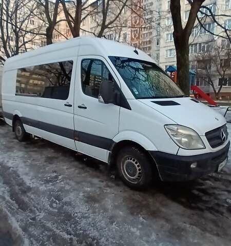 Білий Мерседес Sprinter, об'ємом двигуна 2.2 л та пробігом 300 тис. км за 9000 $, фото 31 на Automoto.ua