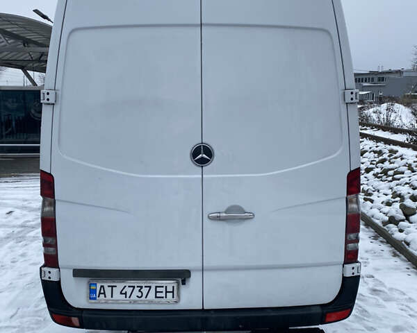 Белый Мерседес Sprinter, объемом двигателя 2.99 л и пробегом 389 тыс. км за 17999 $, фото 2 на Automoto.ua
