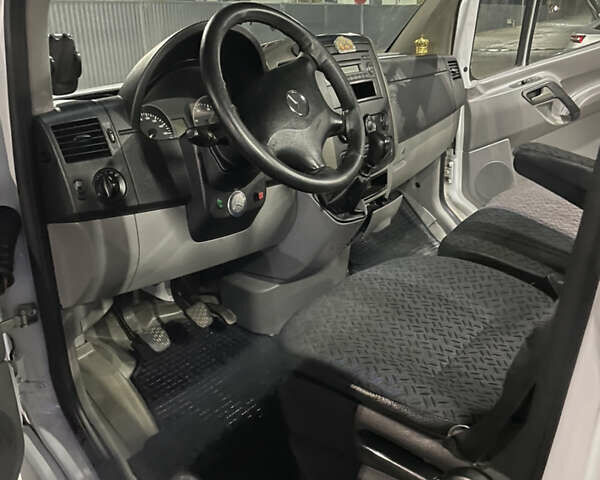 Білий Мерседес Sprinter, об'ємом двигуна 2.2 л та пробігом 304 тис. км за 12000 $, фото 8 на Automoto.ua