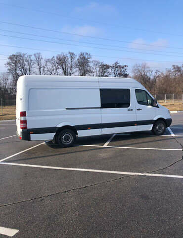 Белый Мерседес Sprinter, объемом двигателя 2.1 л и пробегом 500 тыс. км за 15000 $, фото 1 на Automoto.ua