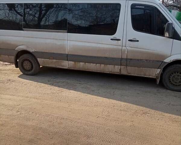 Белый Мерседес Sprinter, объемом двигателя 3 л и пробегом 420 тыс. км за 12000 $, фото 3 на Automoto.ua